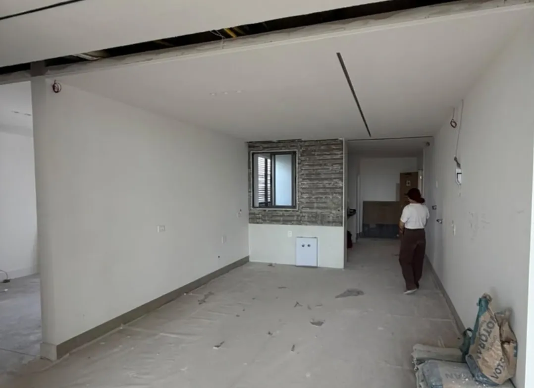 Apartamento vazio e limpo depois da retirada do entulho